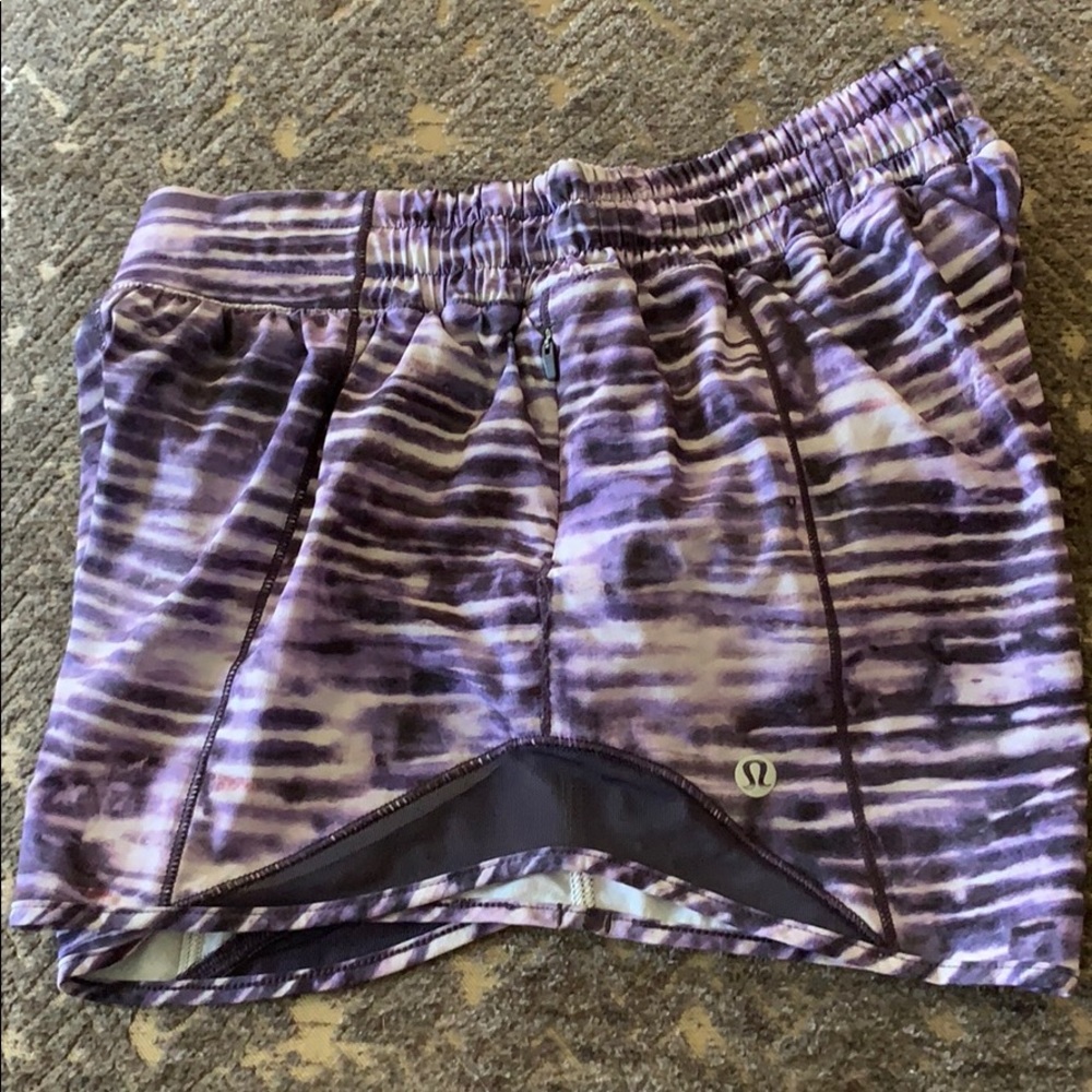 Lululemon hotty hot 4” shorts, size 6